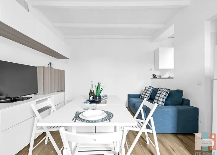 Lo3 • Navigli Chic Apartment •